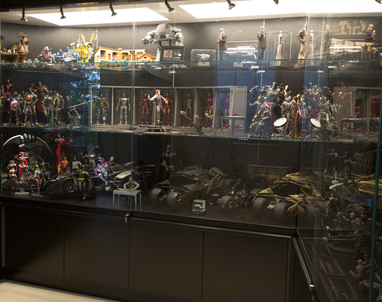 hot toys display cabinet